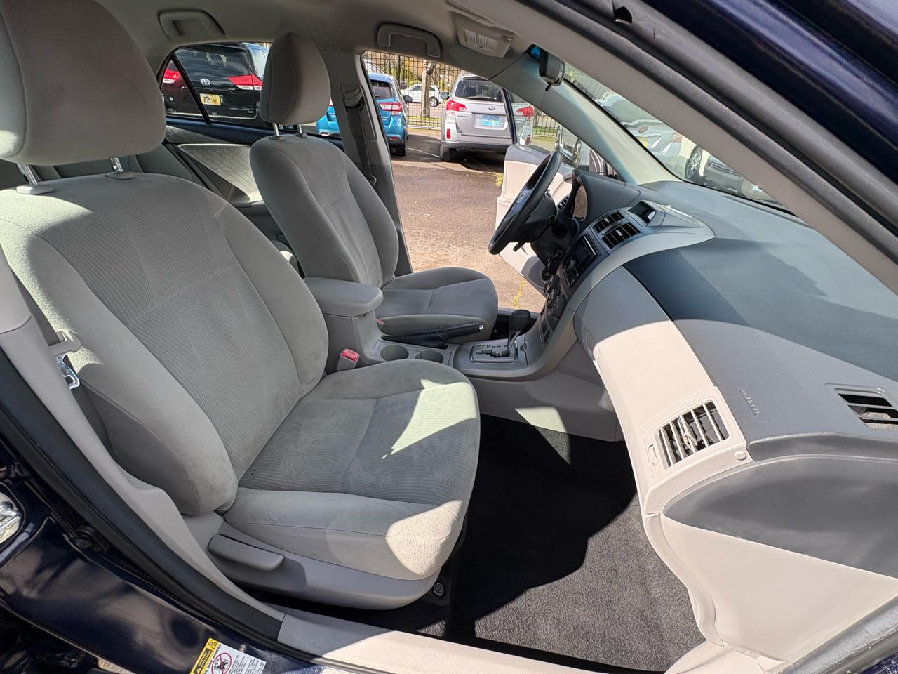 Toyota Corolla S 5-Speed MT 2013