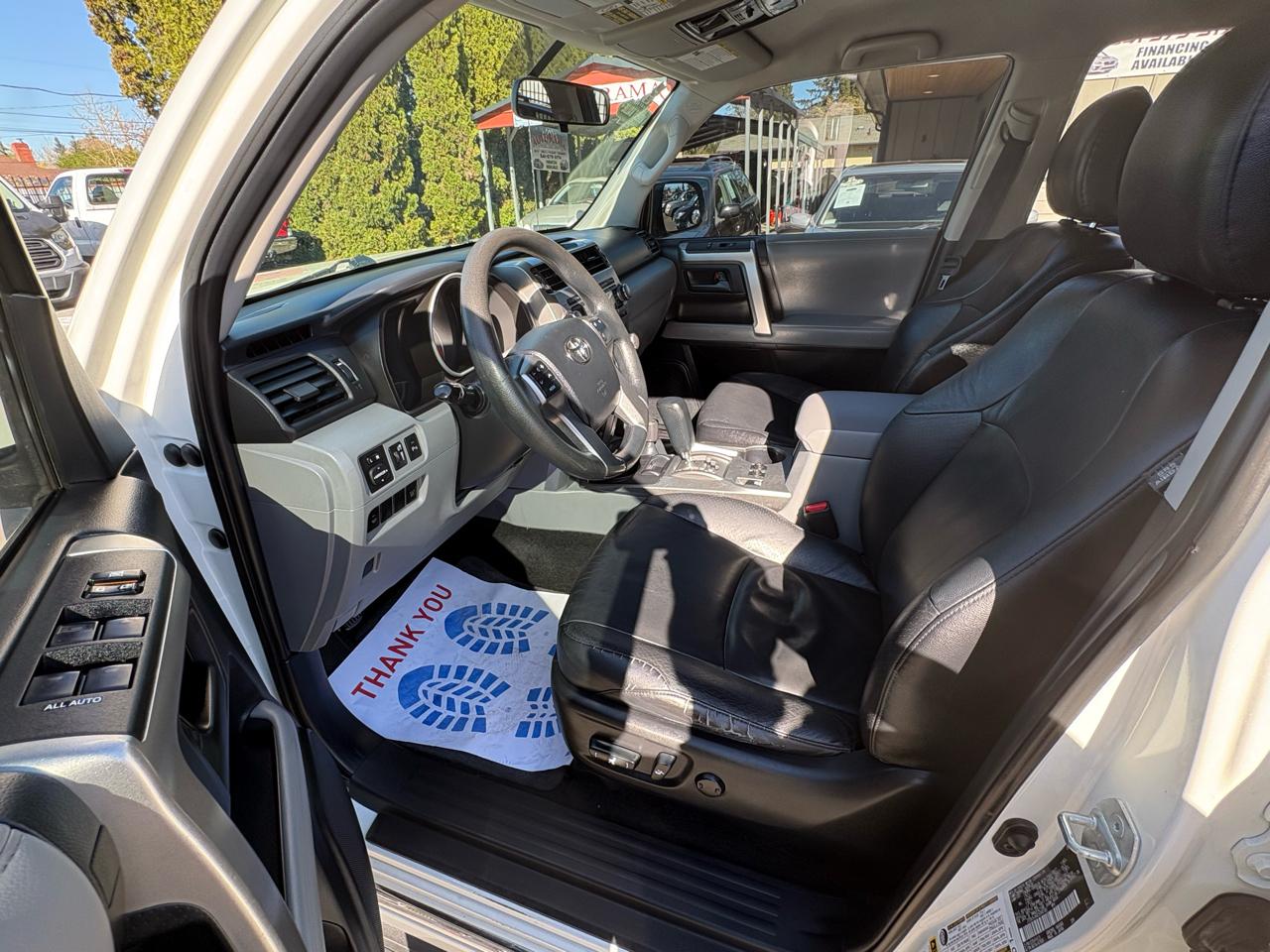 Toyota 4Runner SR5 4WD 2012