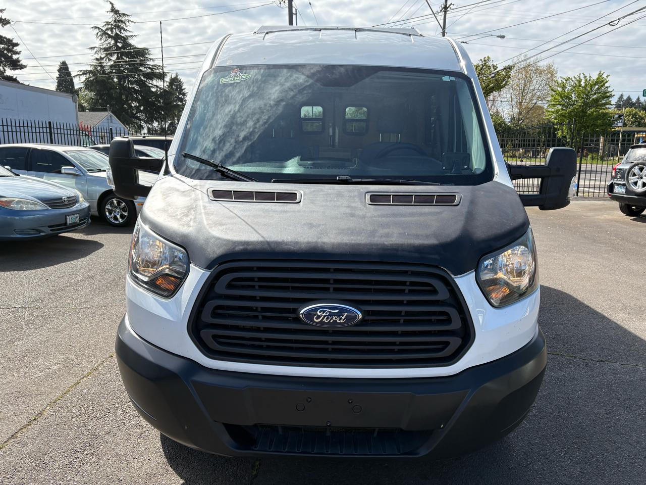 Ford Transit 250 Van Med. Roof w/Sliding Pass. 148-in. WB 2015