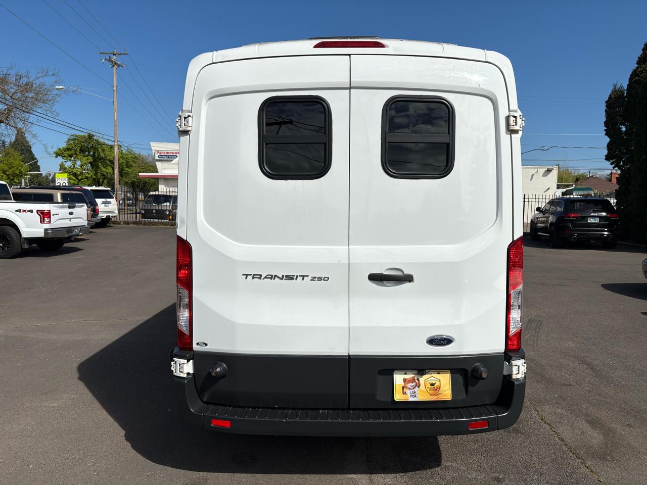 Ford Transit 250 Van Med. Roof w/Sliding Pass. 148-in. WB 2015