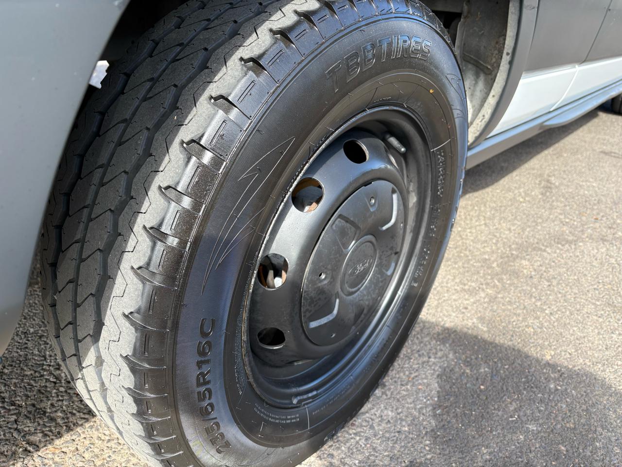 Ford Transit 250 Van Med. Roof w/Sliding Pass. 148-in. WB 2015