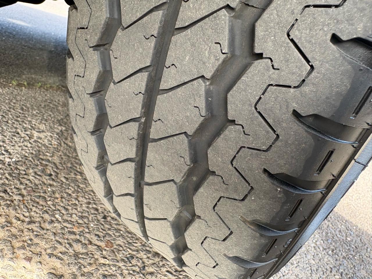 Ford Transit 250 Van Med. Roof w/Sliding Pass. 148-in. WB 2015