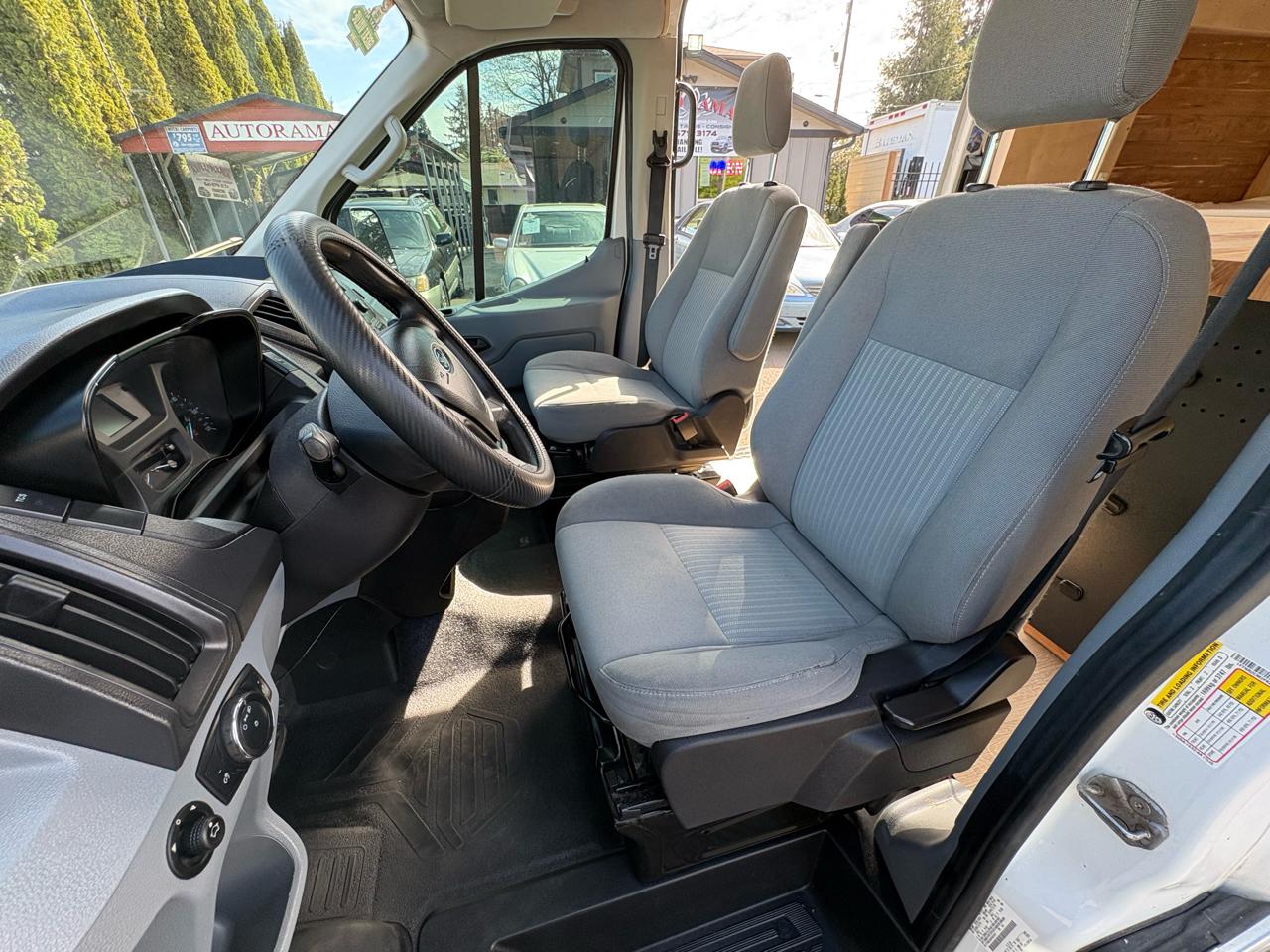 Ford Transit 250 Van Med. Roof w/Sliding Pass. 148-in. WB 2015