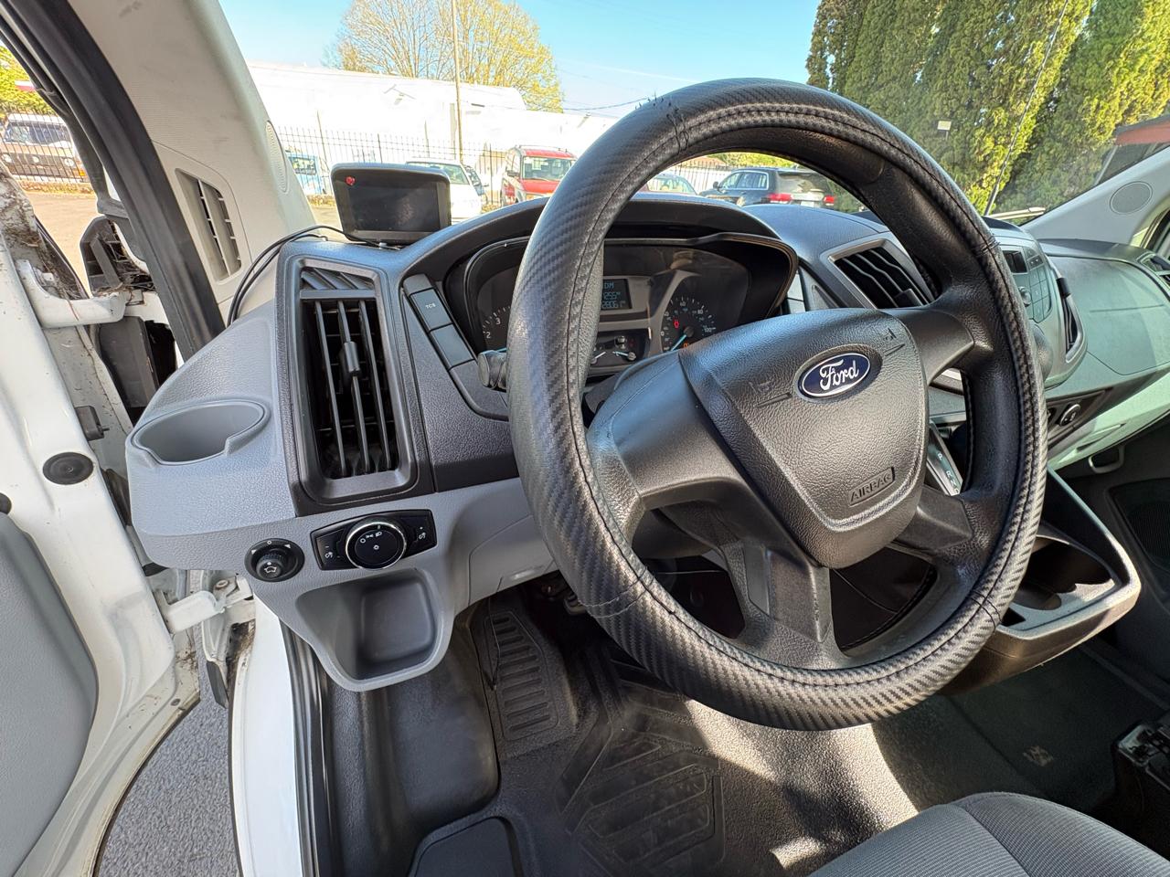 Ford Transit 250 Van Med. Roof w/Sliding Pass. 148-in. WB 2015