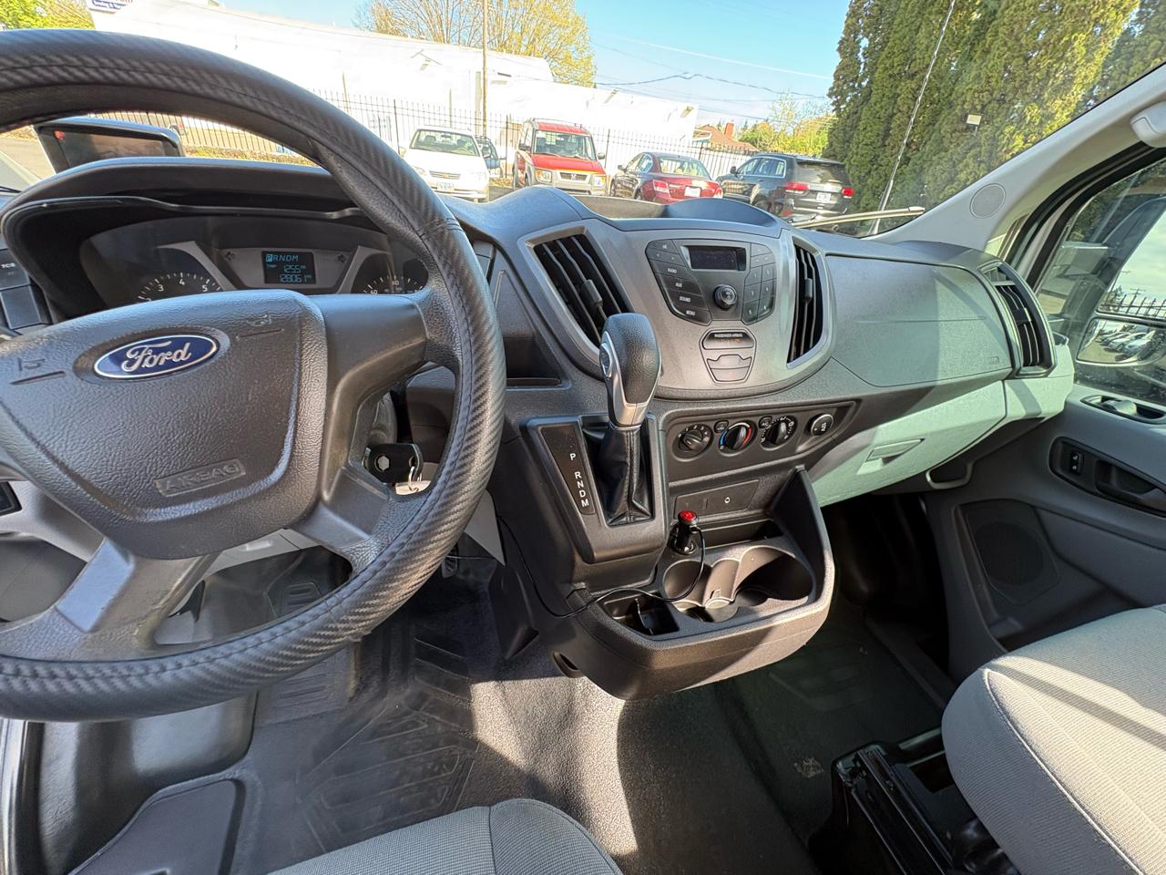 Ford Transit 250 Van Med. Roof w/Sliding Pass. 148-in. WB 2015