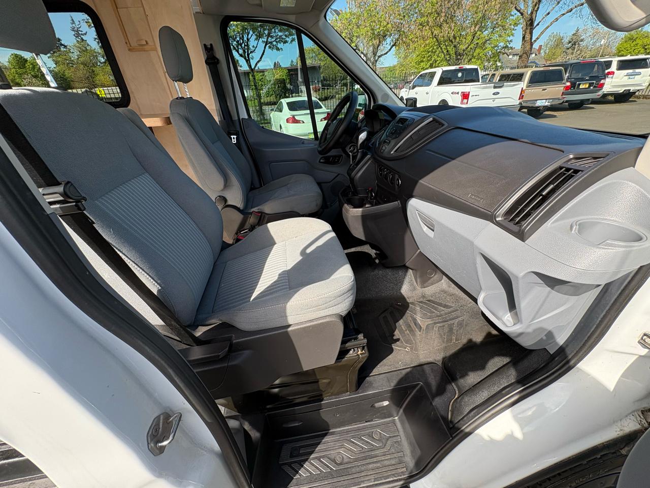 Ford Transit 250 Van Med. Roof w/Sliding Pass. 148-in. WB 2015