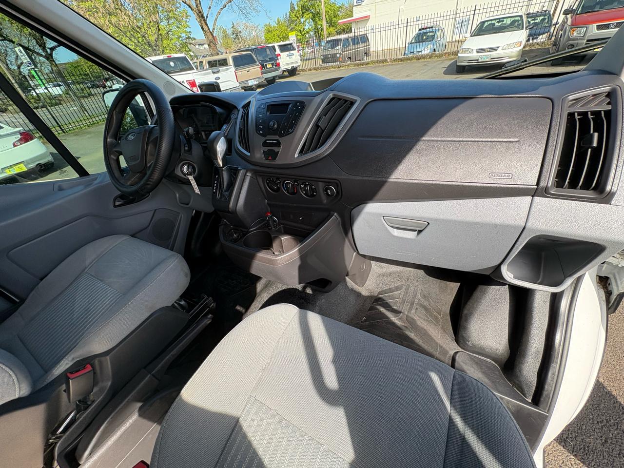 Ford Transit 250 Van Med. Roof w/Sliding Pass. 148-in. WB 2015