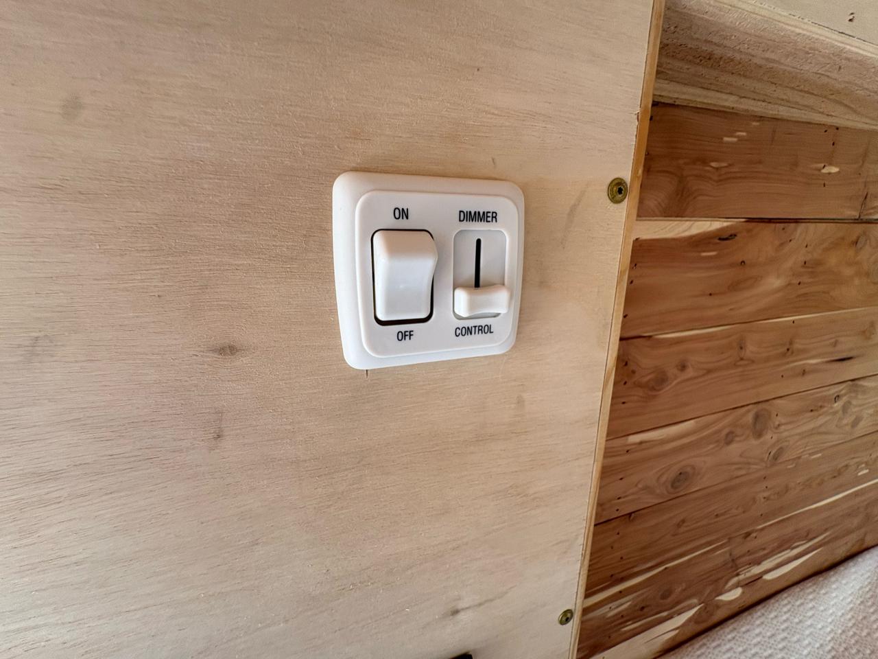 Ford Transit 250 Van Med. Roof w/Sliding Pass. 148-in. WB 2015