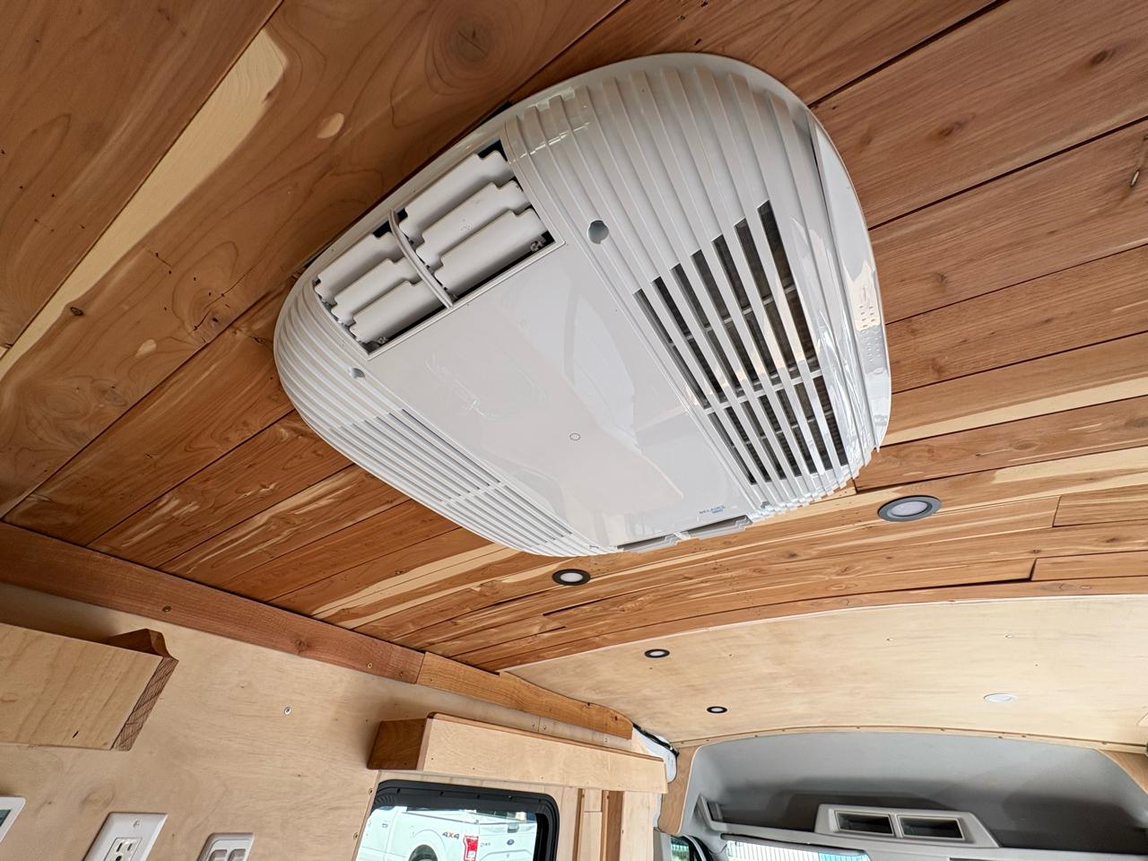 Ford Transit 250 Van Med. Roof w/Sliding Pass. 148-in. WB 2015