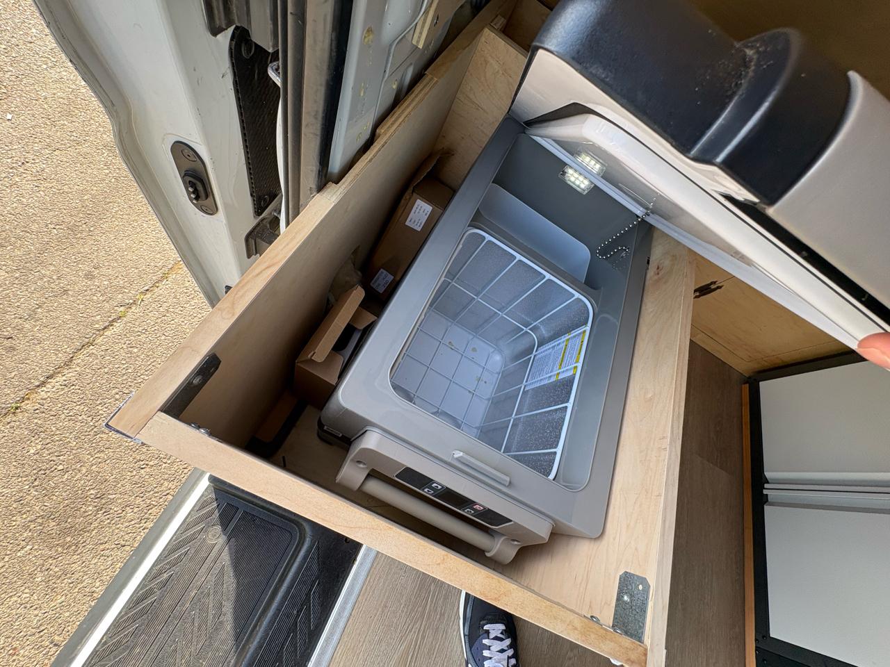 Ford Transit 250 Van Med. Roof w/Sliding Pass. 148-in. WB 2015