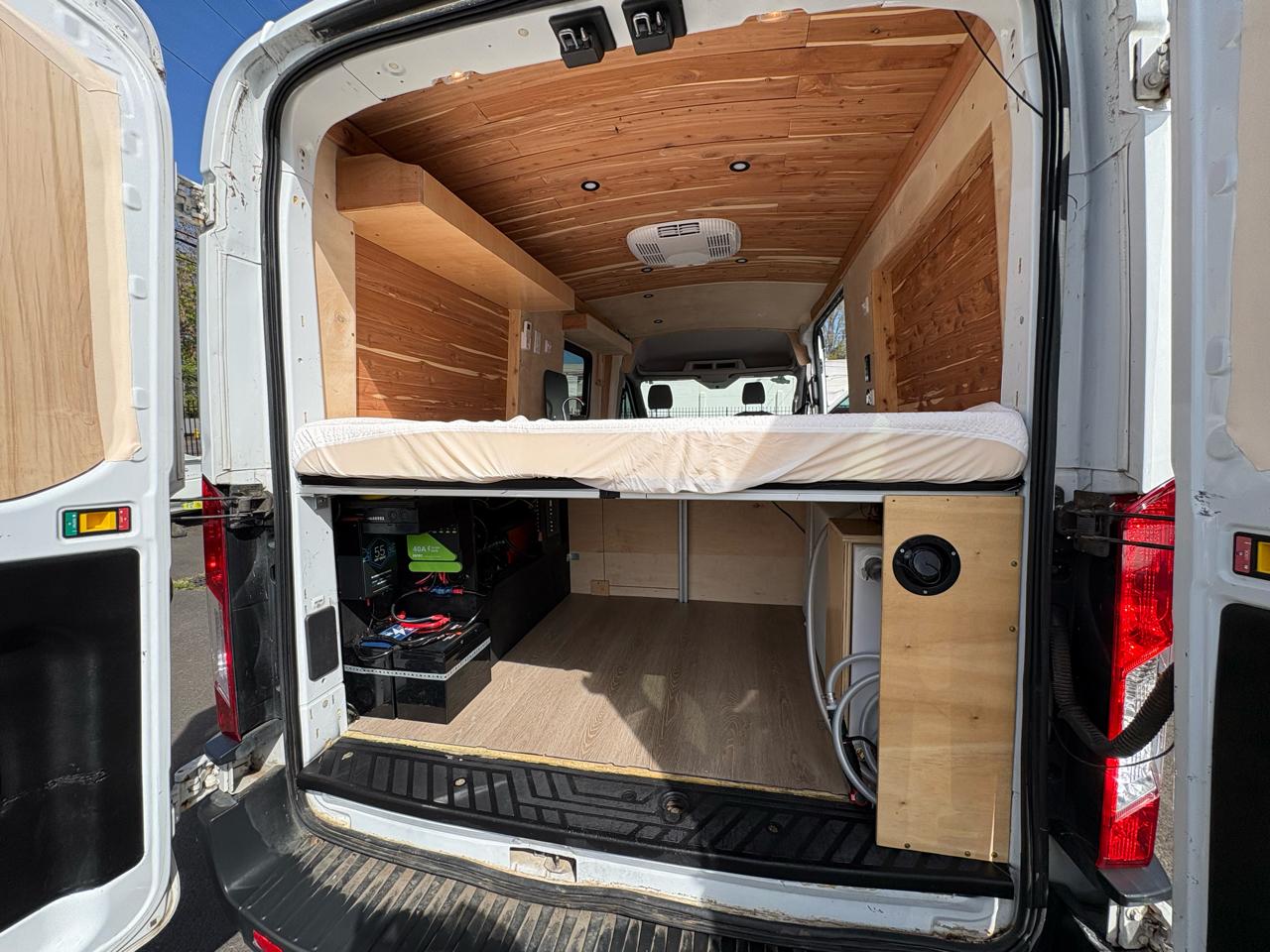 Ford Transit 250 Van Med. Roof w/Sliding Pass. 148-in. WB 2015