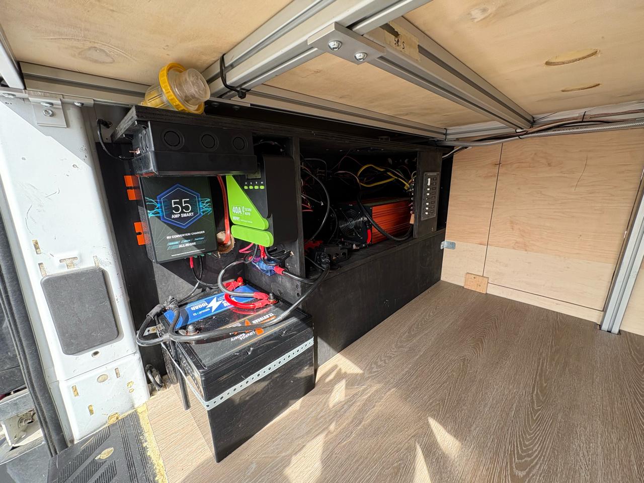 Ford Transit 250 Van Med. Roof w/Sliding Pass. 148-in. WB 2015