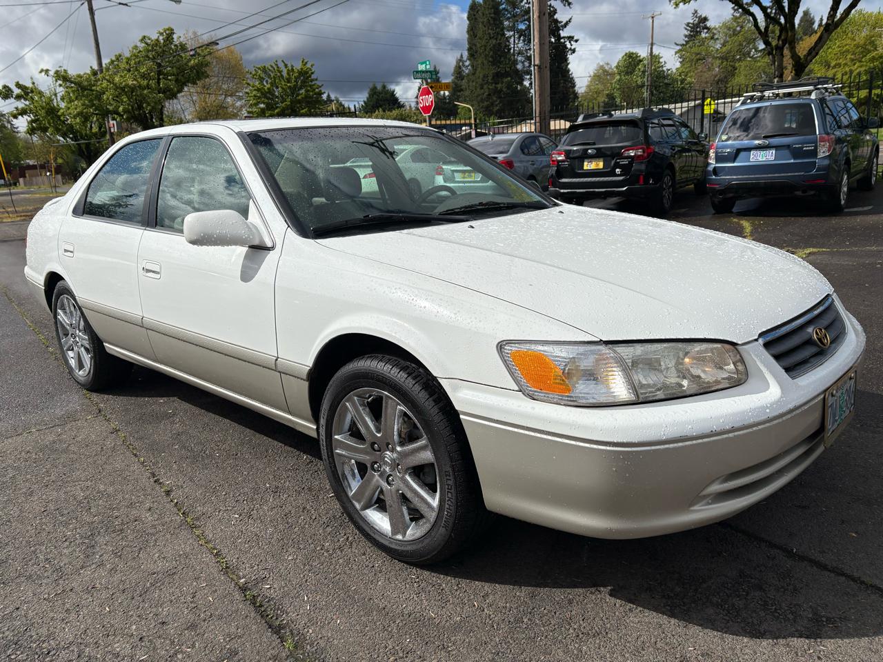Toyota Camry 4dr Sdn I4 Auto XLE (Natl) 2000