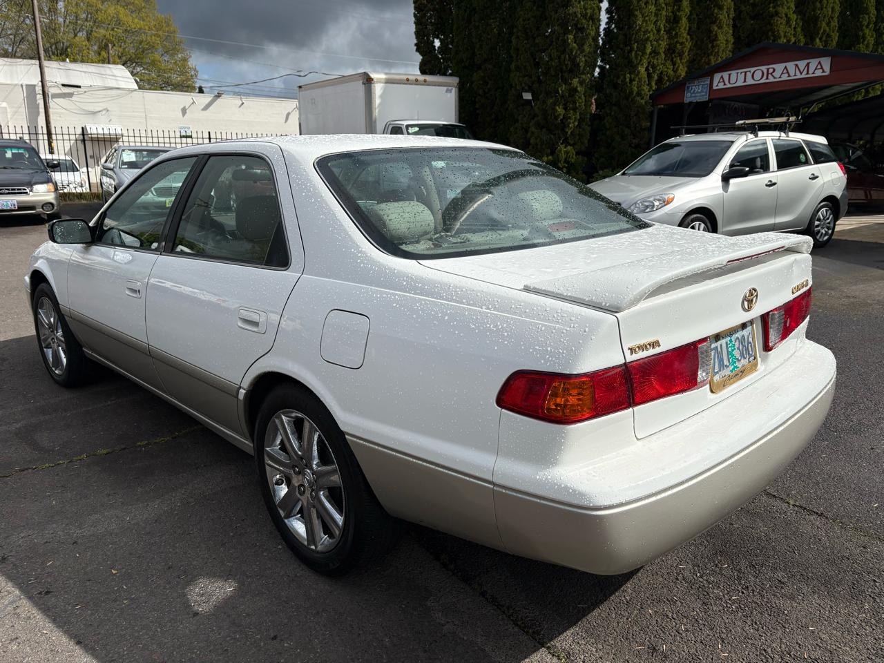 Toyota Camry 4dr Sdn I4 Auto XLE (Natl) 2000