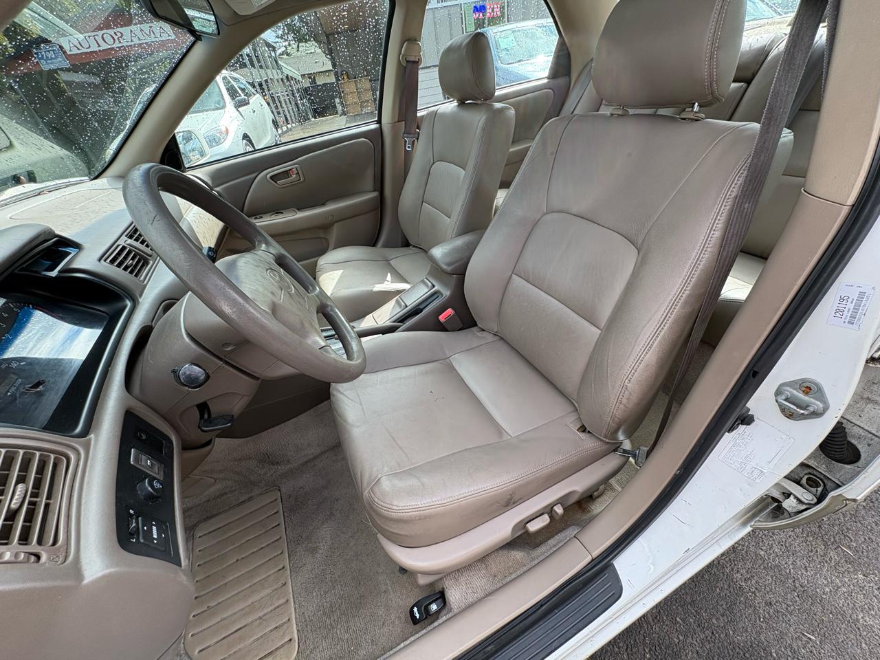 Toyota Camry 4dr Sdn I4 Auto XLE (Natl) 2000