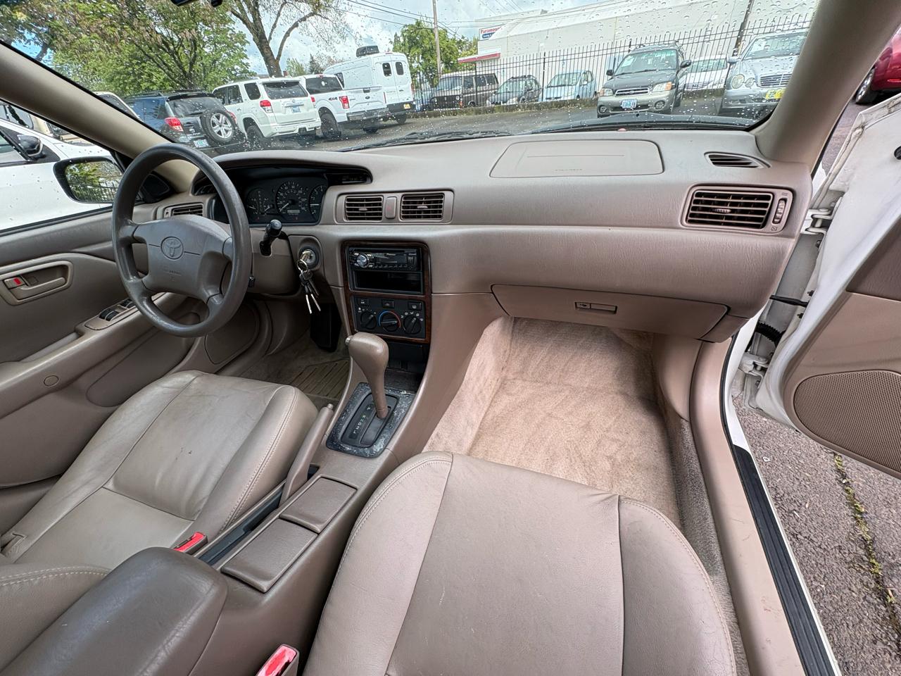 Toyota Camry 4dr Sdn I4 Auto XLE (Natl) 2000