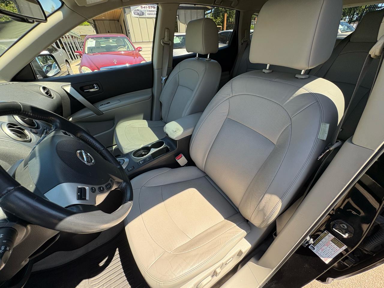 Nissan Rogue S AWD 2012