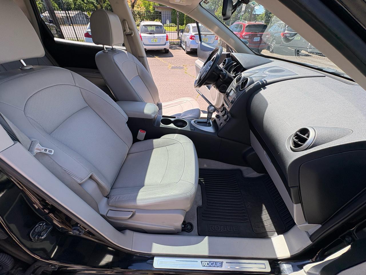 Nissan Rogue S AWD 2012