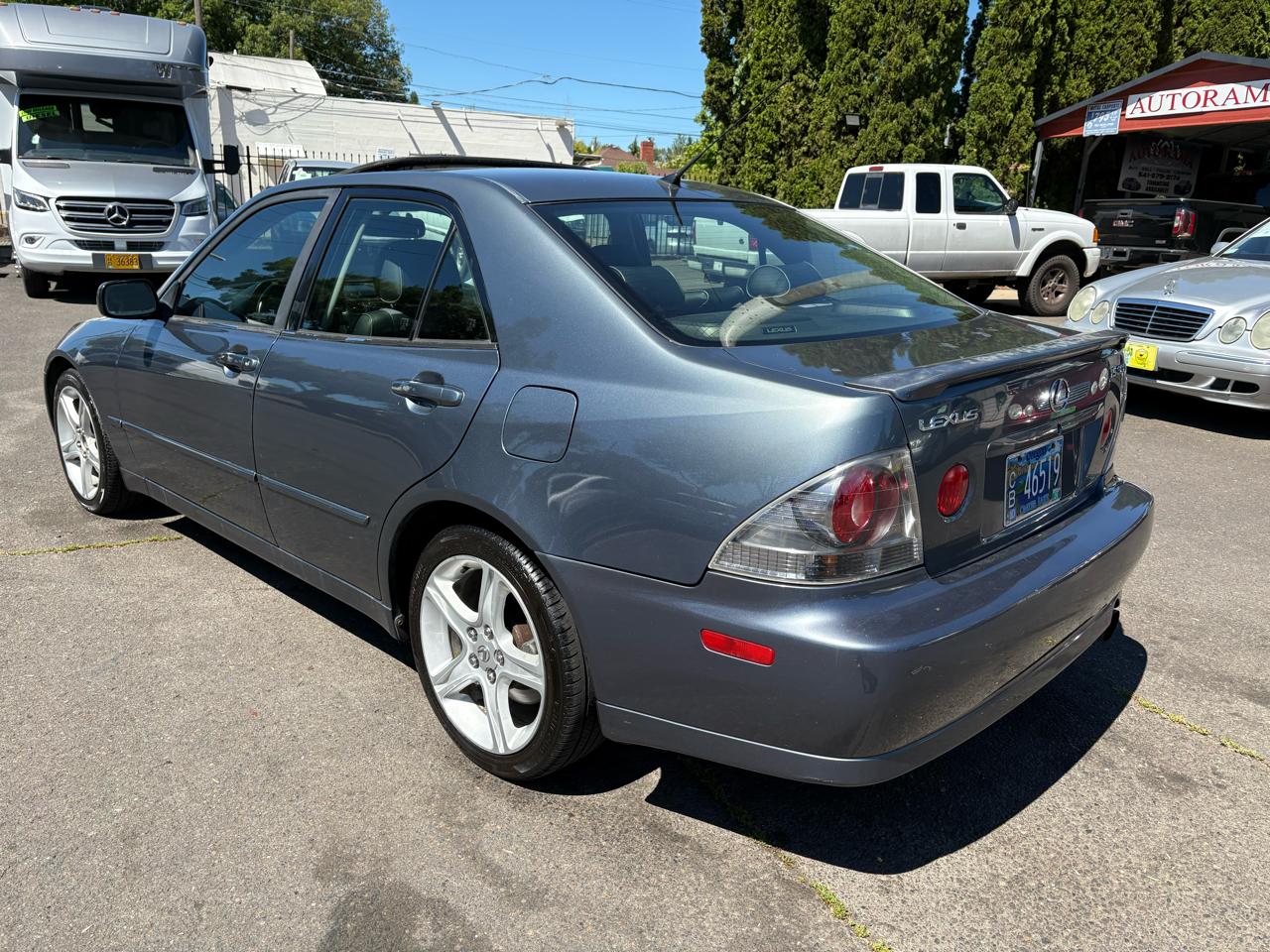 Lexus IS 300 5-Speed Sedan 2005