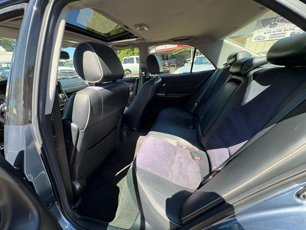 Lexus IS 300 5-Speed Sedan 2005