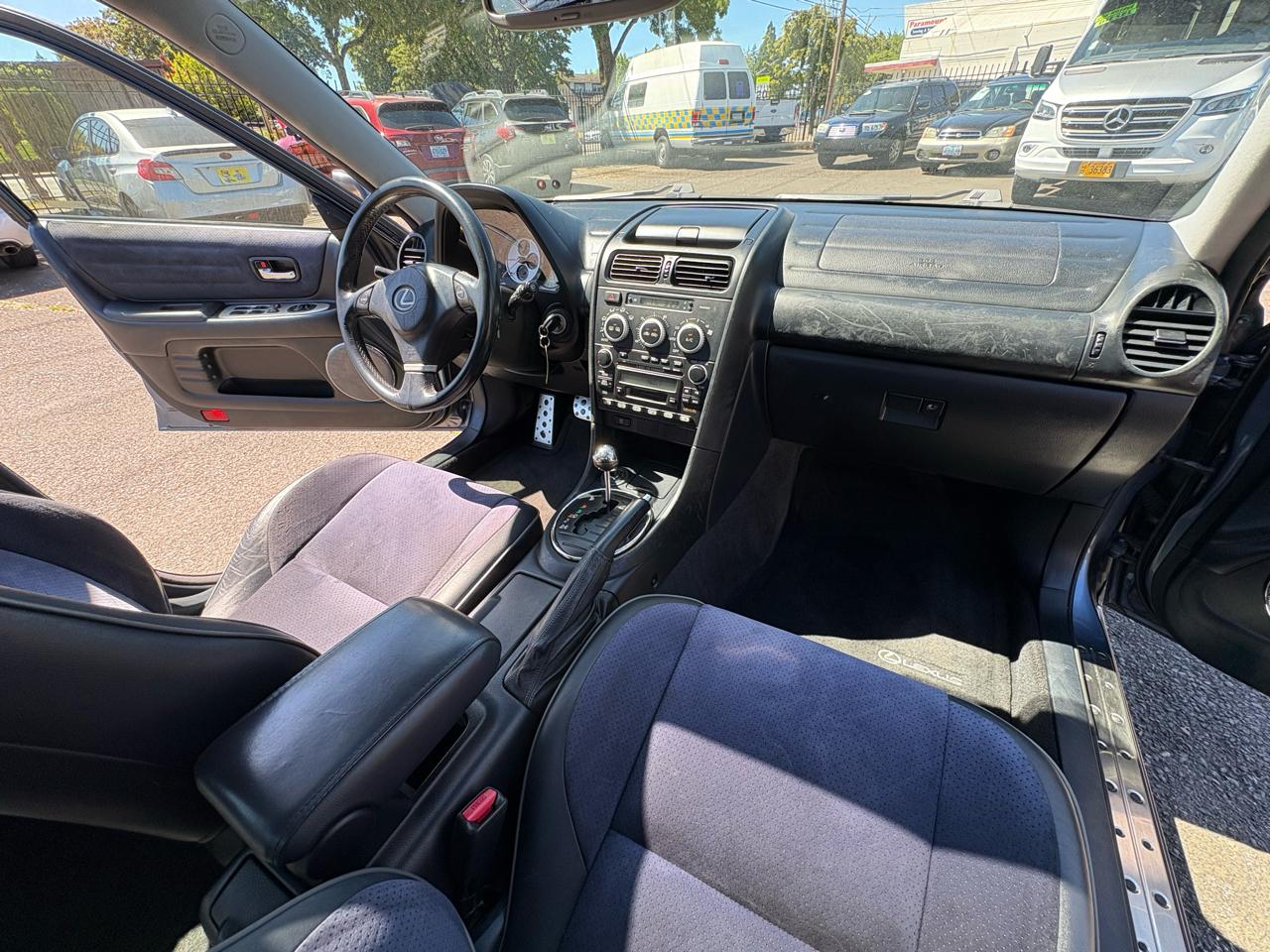 Lexus IS 300 5-Speed Sedan 2005