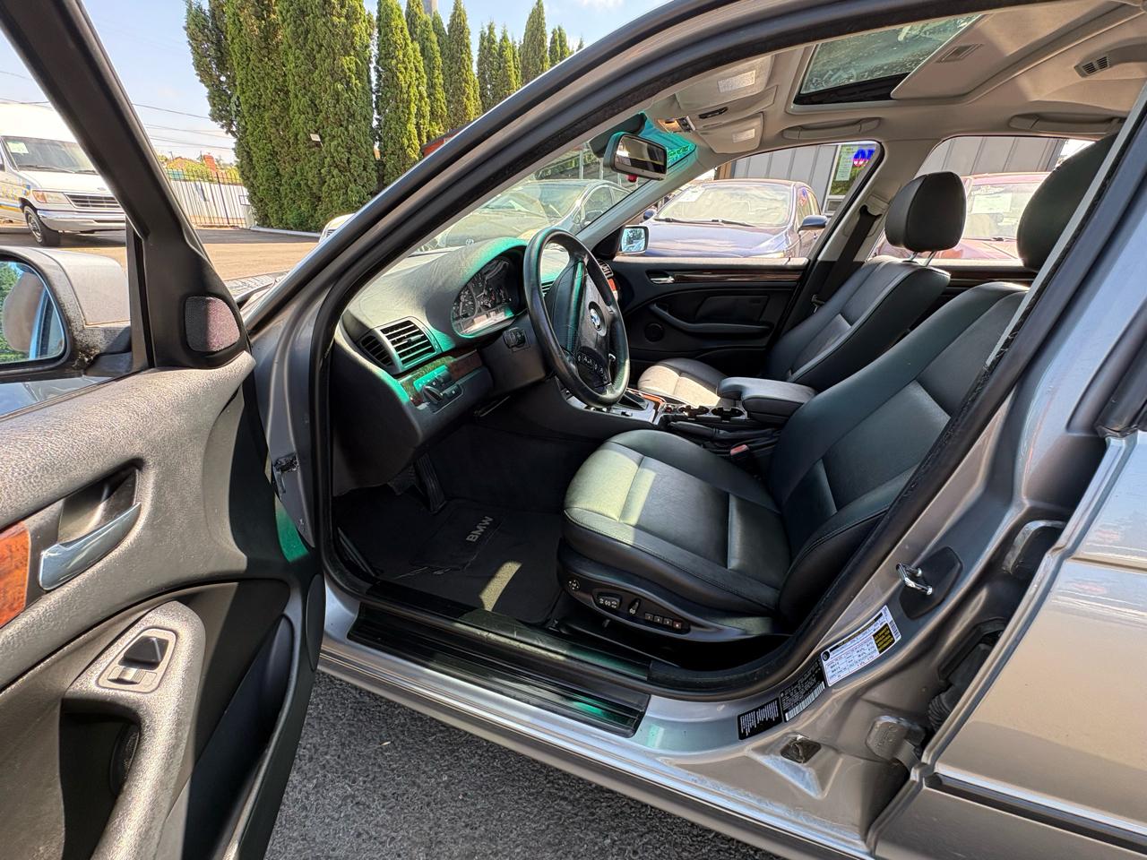 BMW 3-Series 325i Sedan 2005