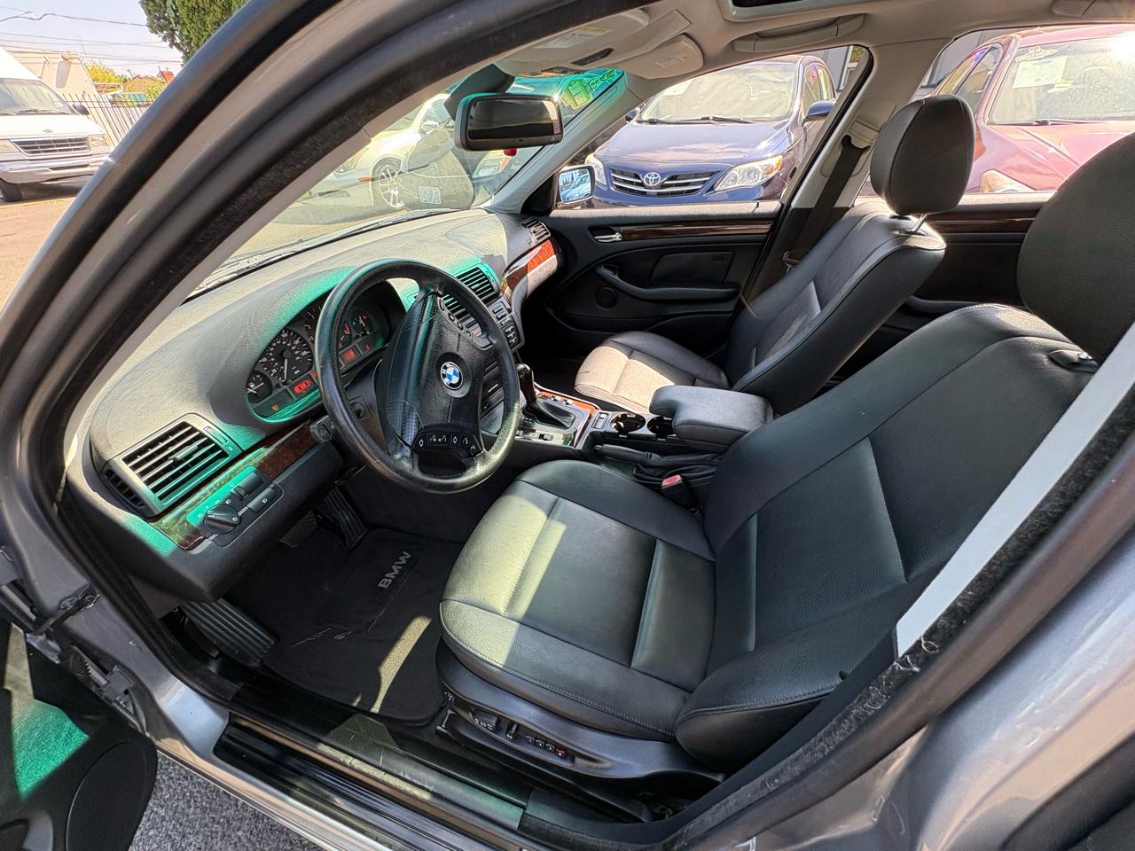 BMW 3-Series 325i Sedan 2005