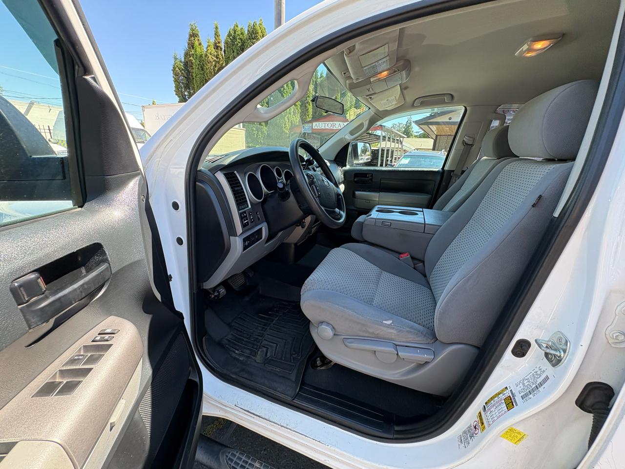 Toyota Tundra SR5 Double Cab 4X4 V8 2012