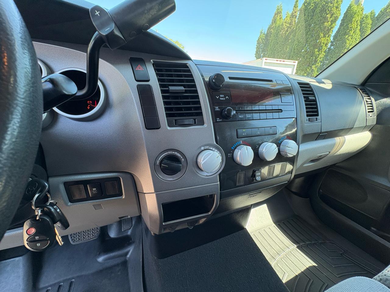 Toyota Tundra SR5 Double Cab 4X4 V8 2012