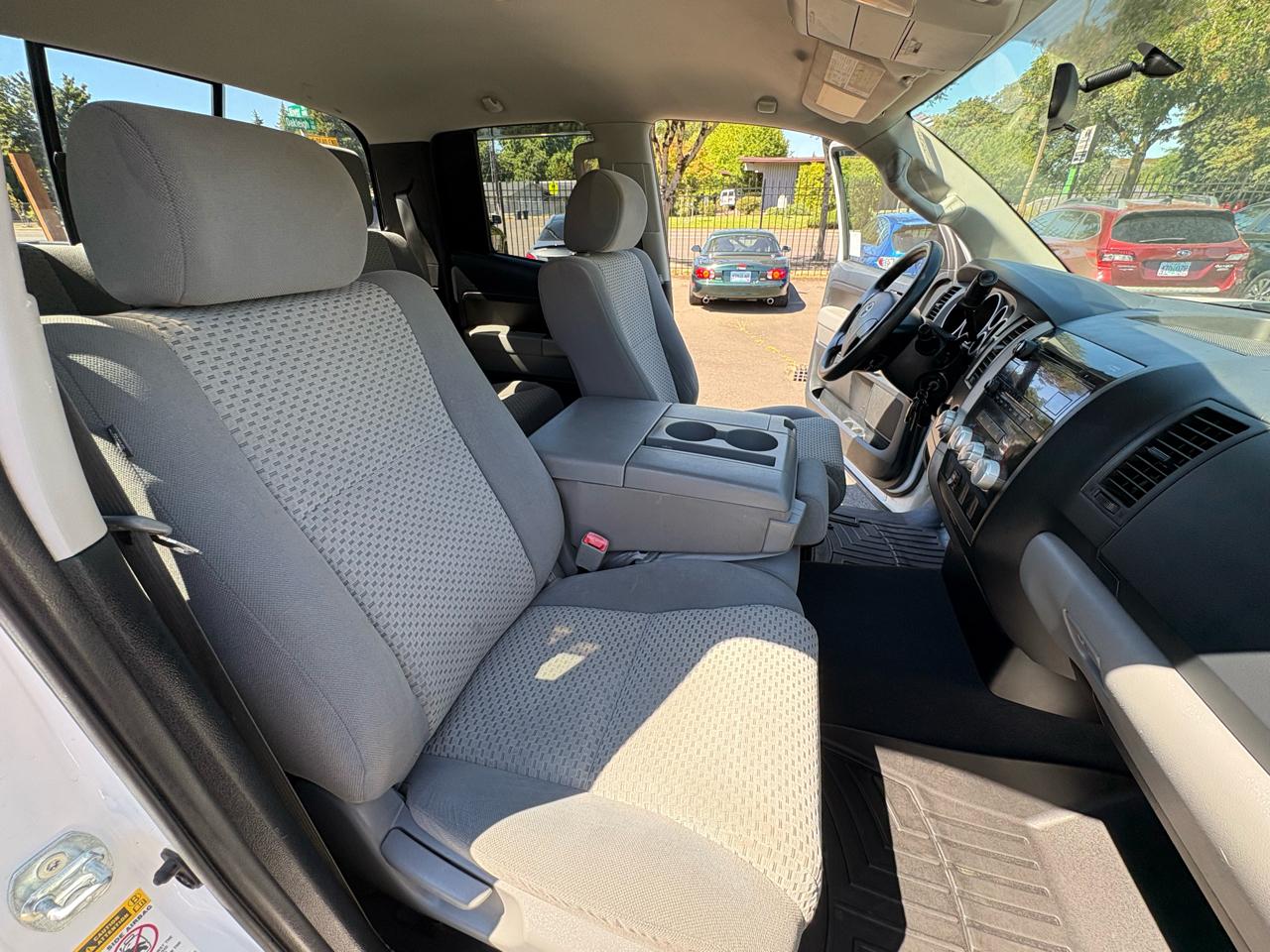 Toyota Tundra SR5 Double Cab 4X4 V8 2012