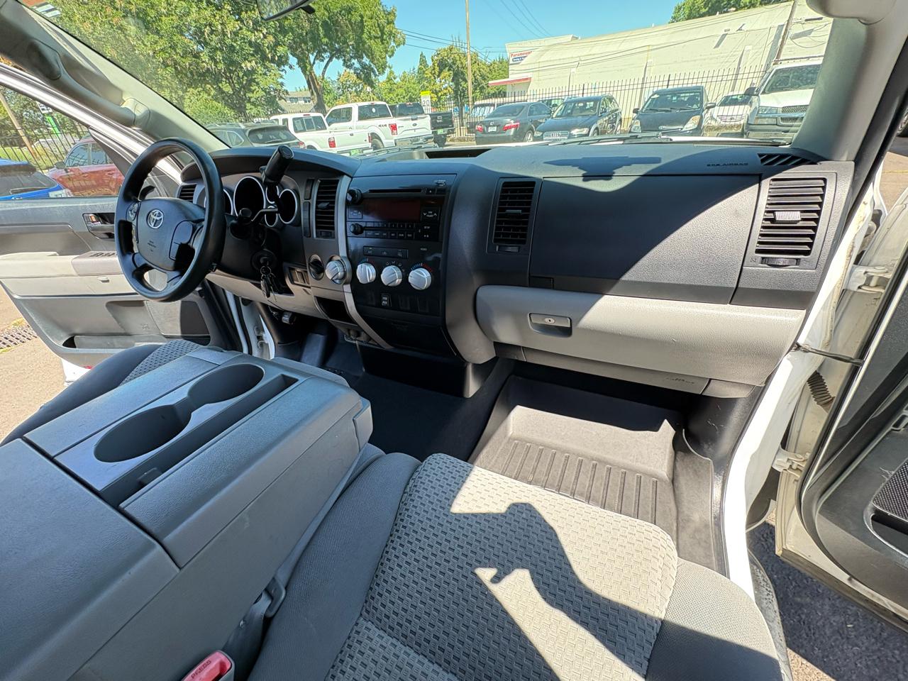 Toyota Tundra SR5 Double Cab 4X4 V8 2012