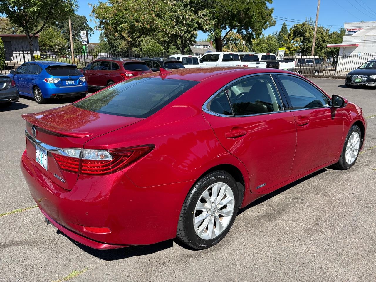 Lexus ES 300h Sedan 2013