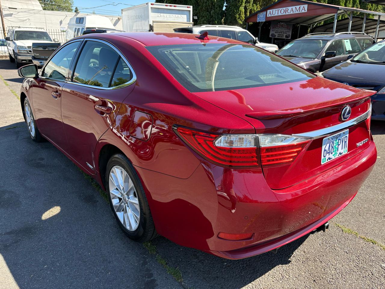 Lexus ES 300h Sedan 2013