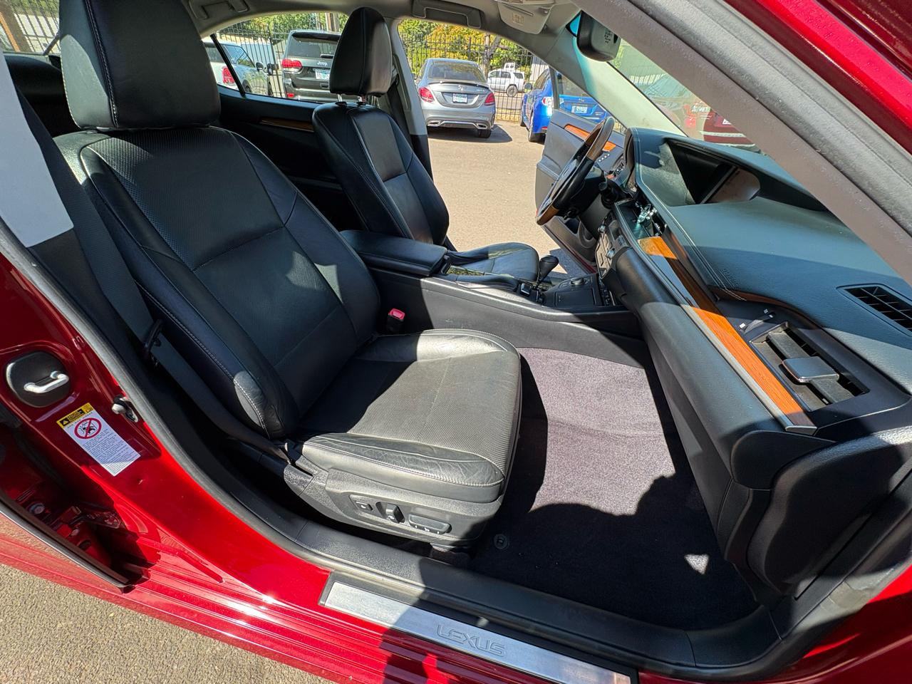 Lexus ES 300h Sedan 2013
