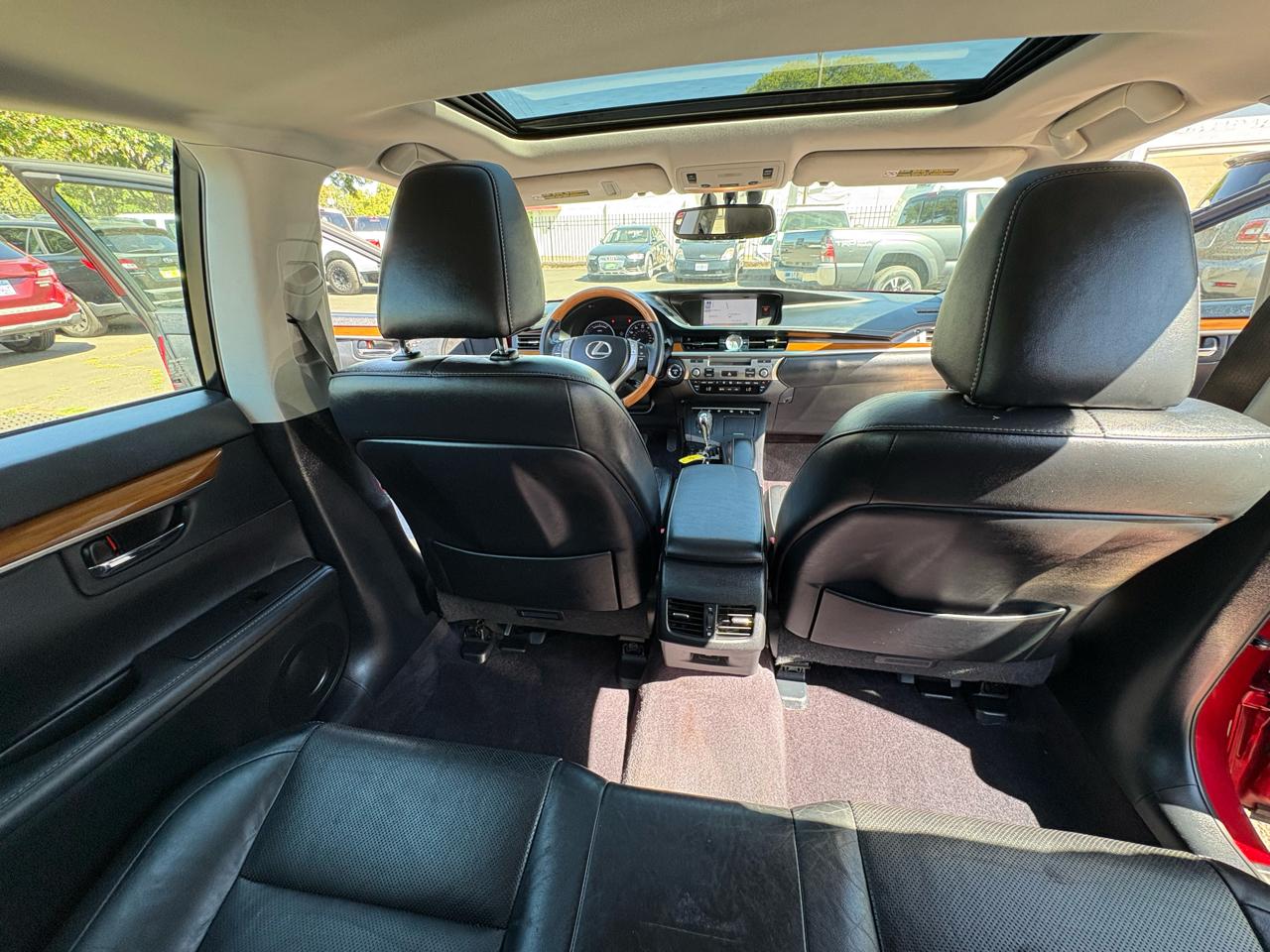 Lexus ES 300h Sedan 2013