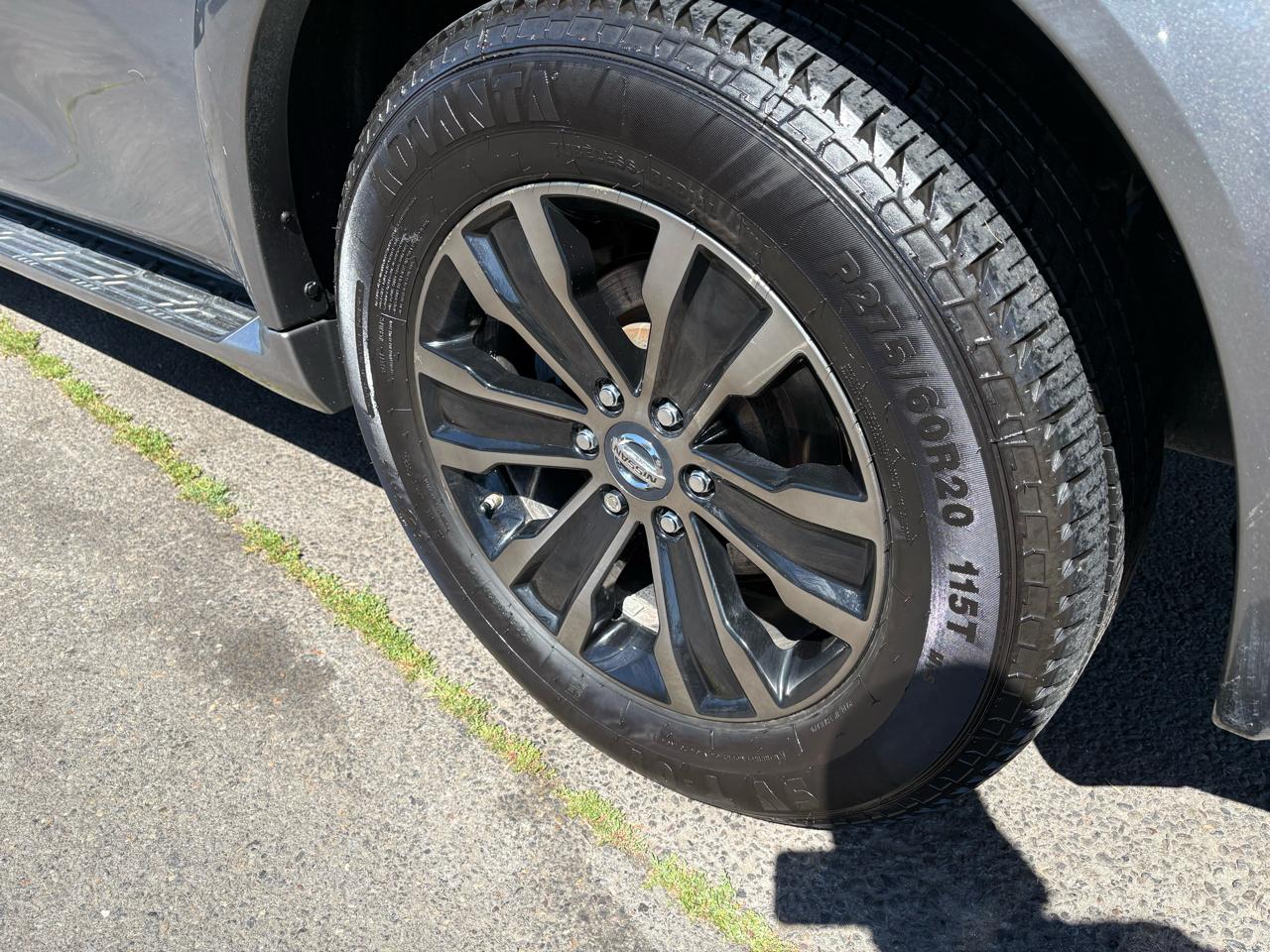 Nissan Armada Platinum AWD 2017