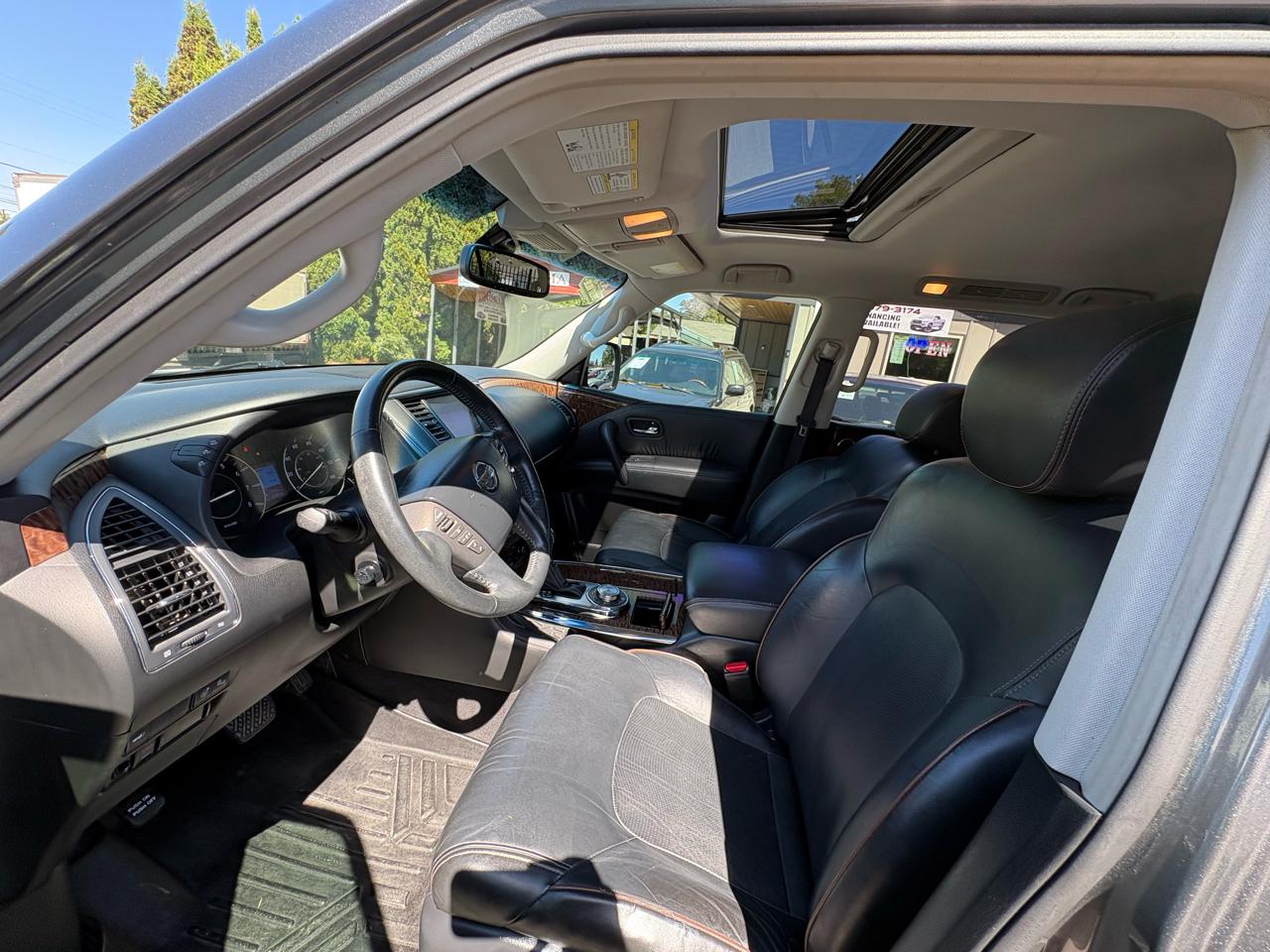 Nissan Armada Platinum AWD 2017
