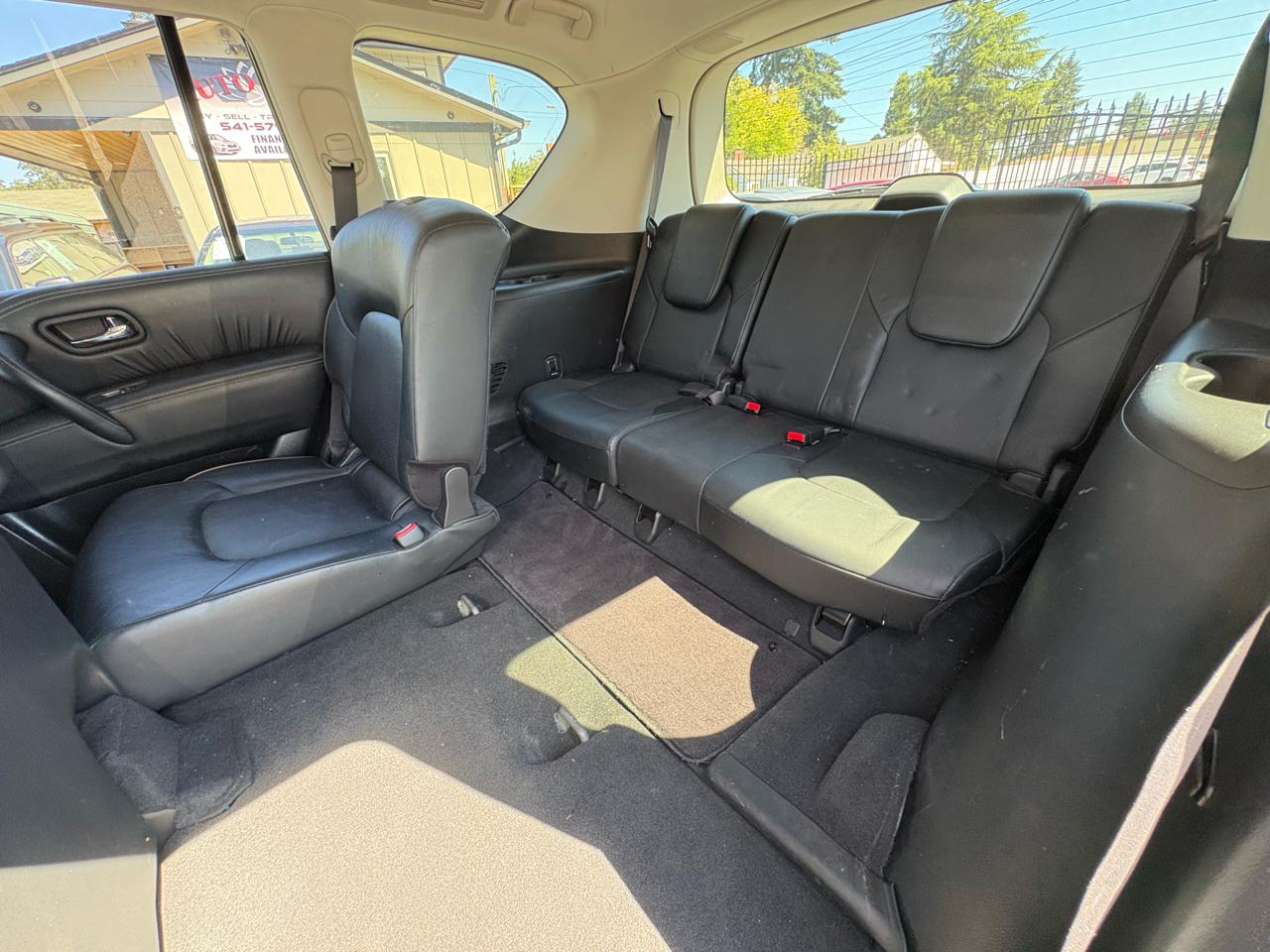 Nissan Armada Platinum AWD 2017