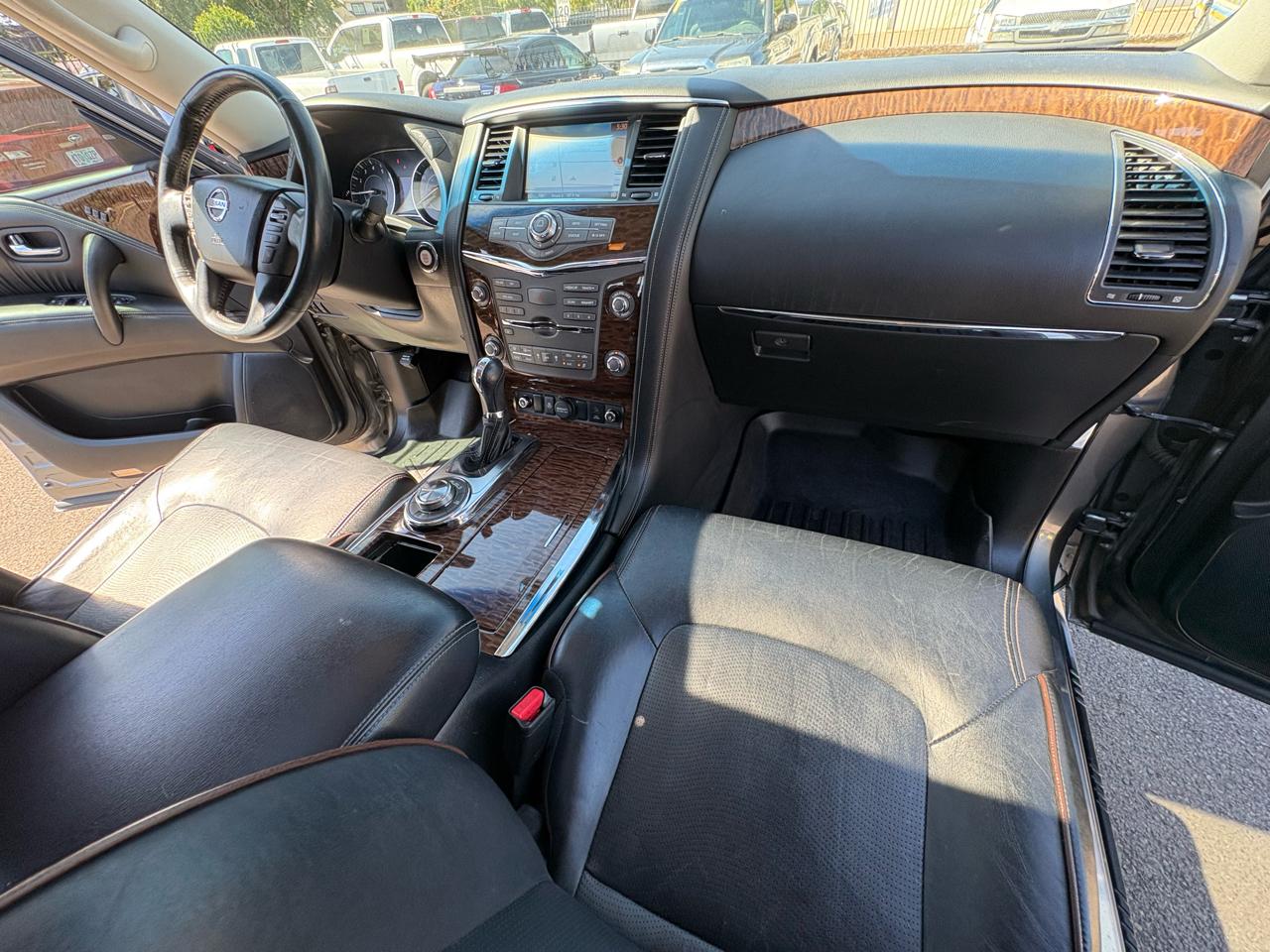 Nissan Armada Platinum AWD 2017