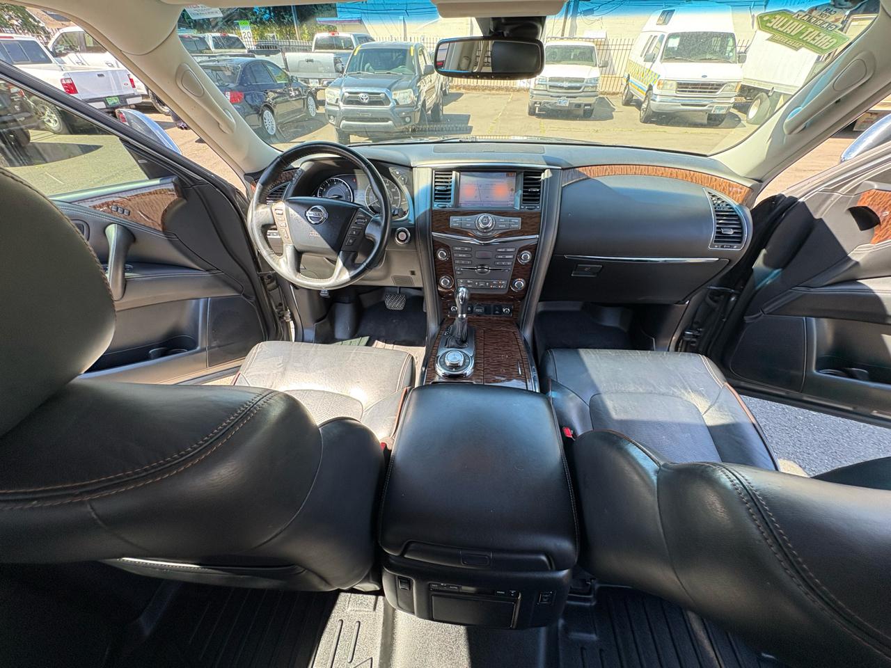 Nissan Armada Platinum AWD 2017