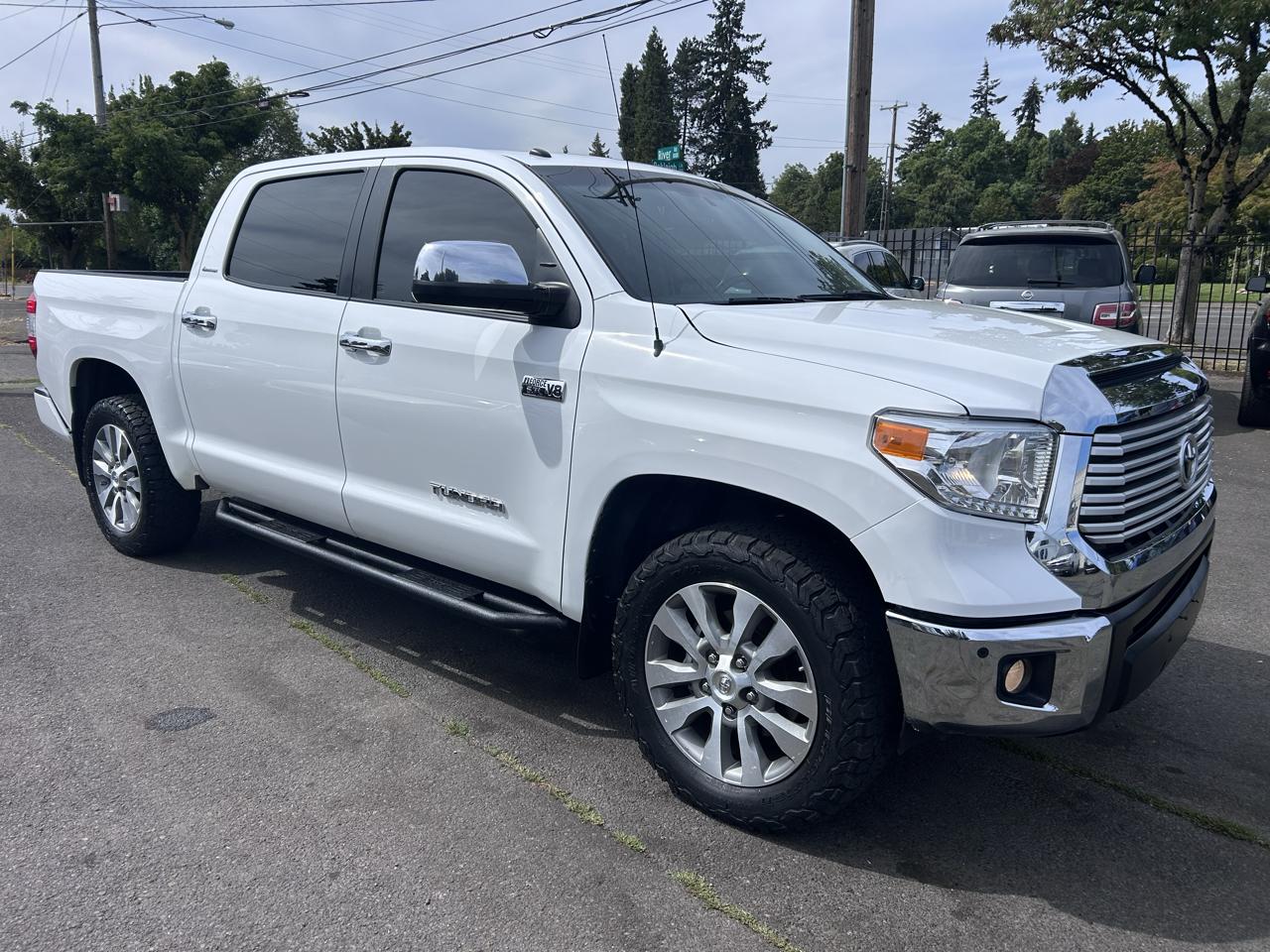 Toyota Tundra Limited 5.7L CrewMax 4WD 2017
