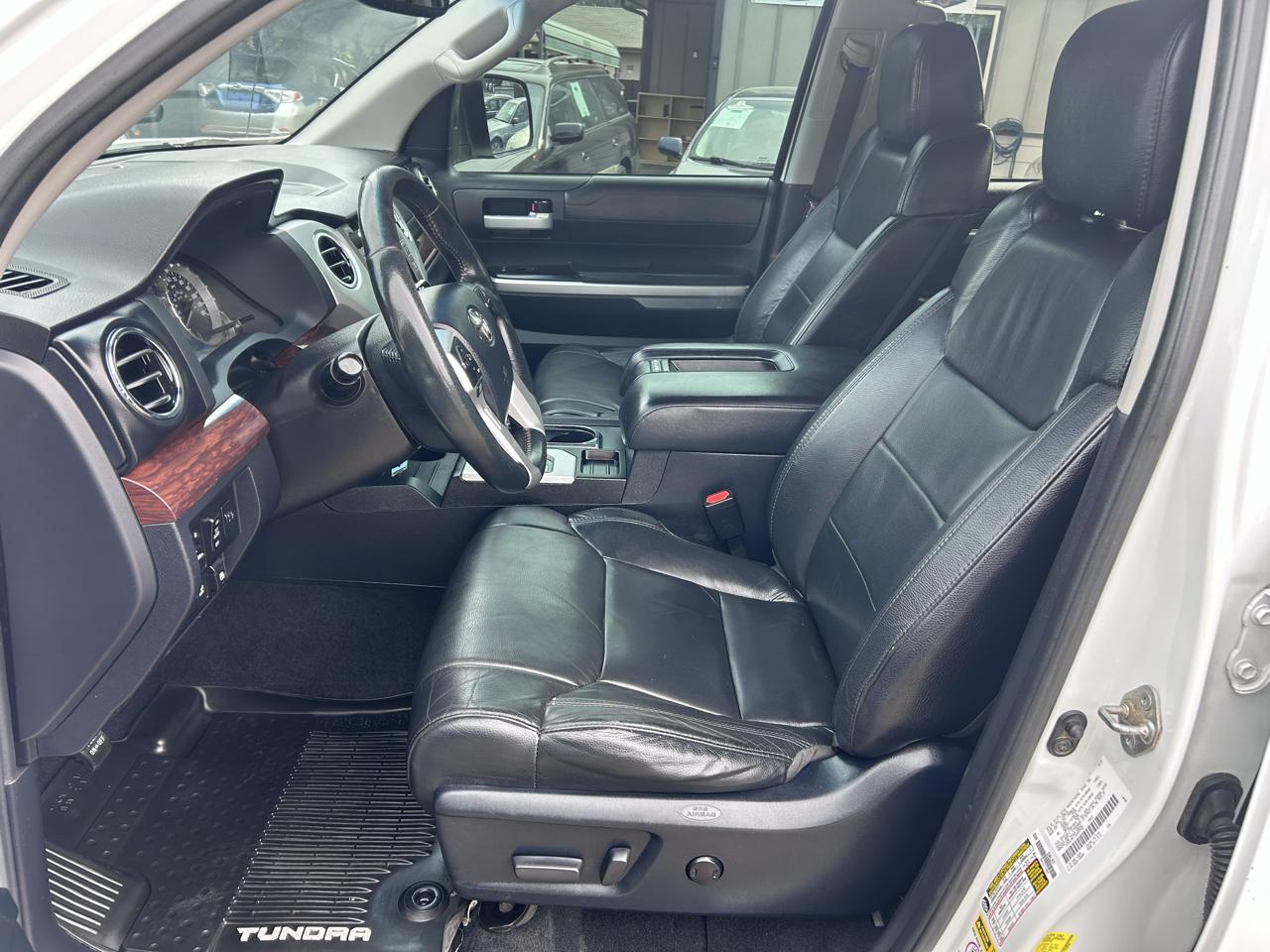 Toyota Tundra Limited 5.7L CrewMax 4WD 2017