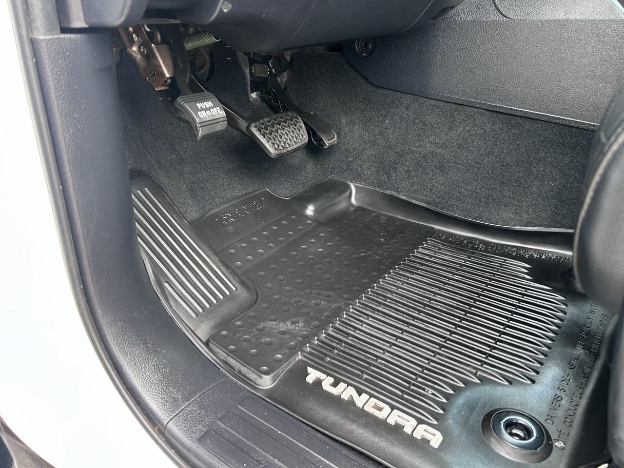 Toyota Tundra Limited 5.7L CrewMax 4WD 2017