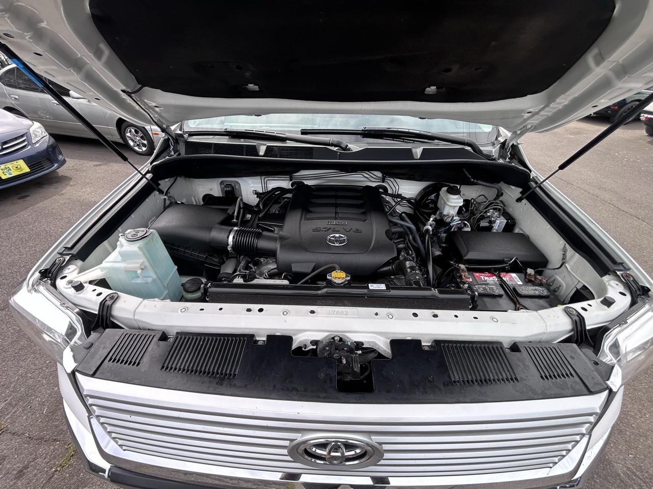 Toyota Tundra Limited 5.7L CrewMax 4WD 2017