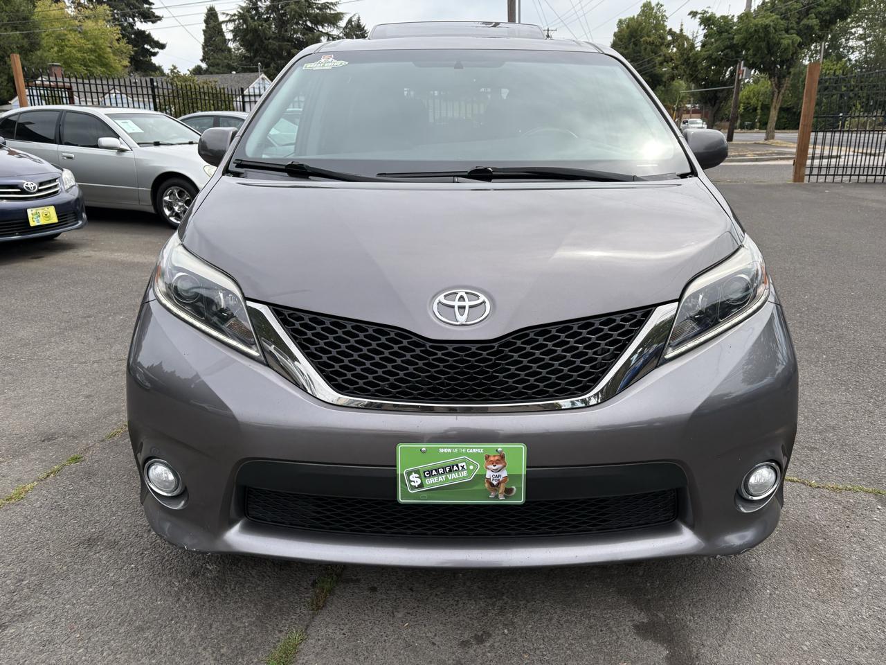 Toyota Sienna SE 8-Passenger 2017