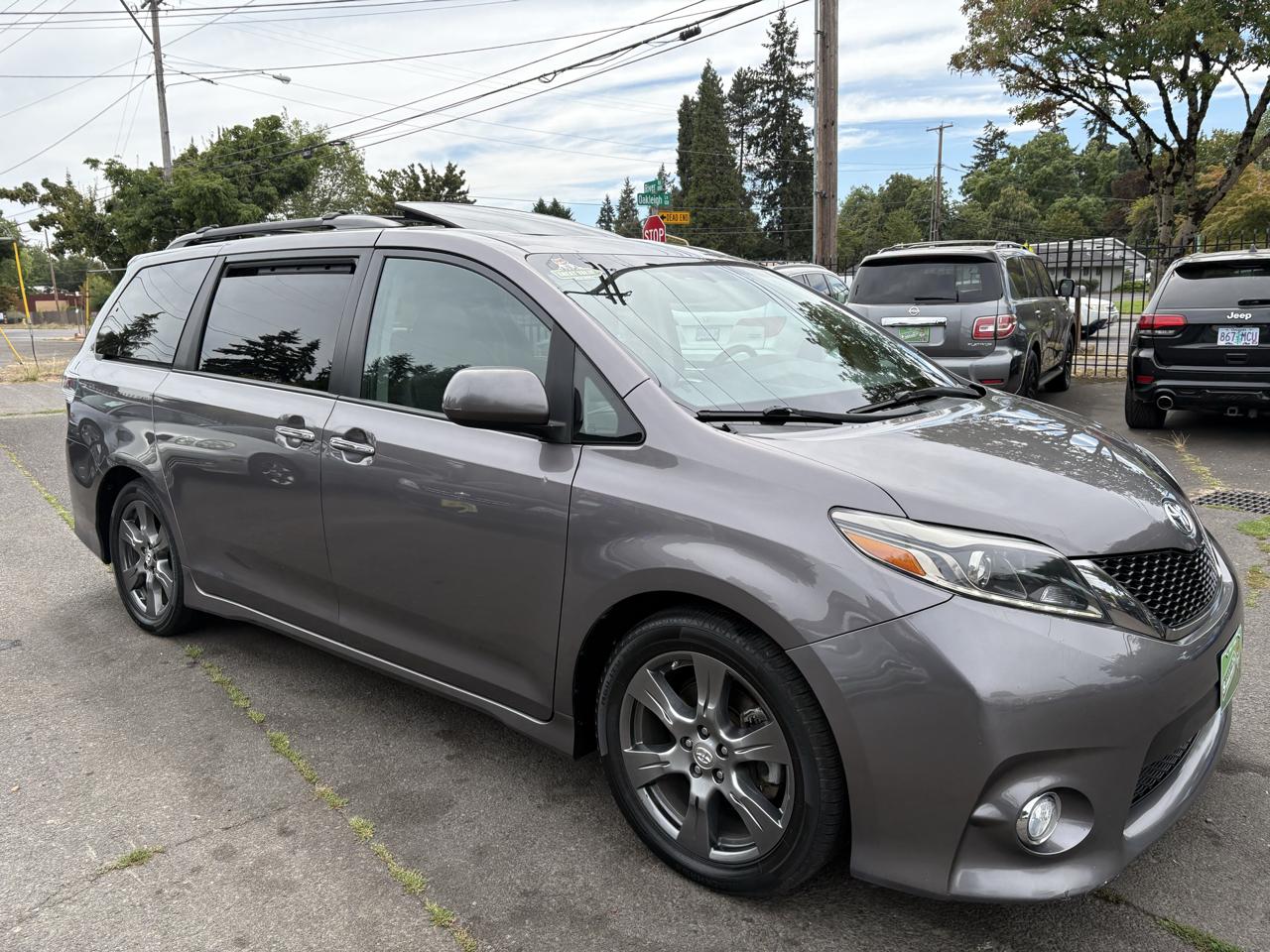 Toyota Sienna SE 8-Passenger 2017