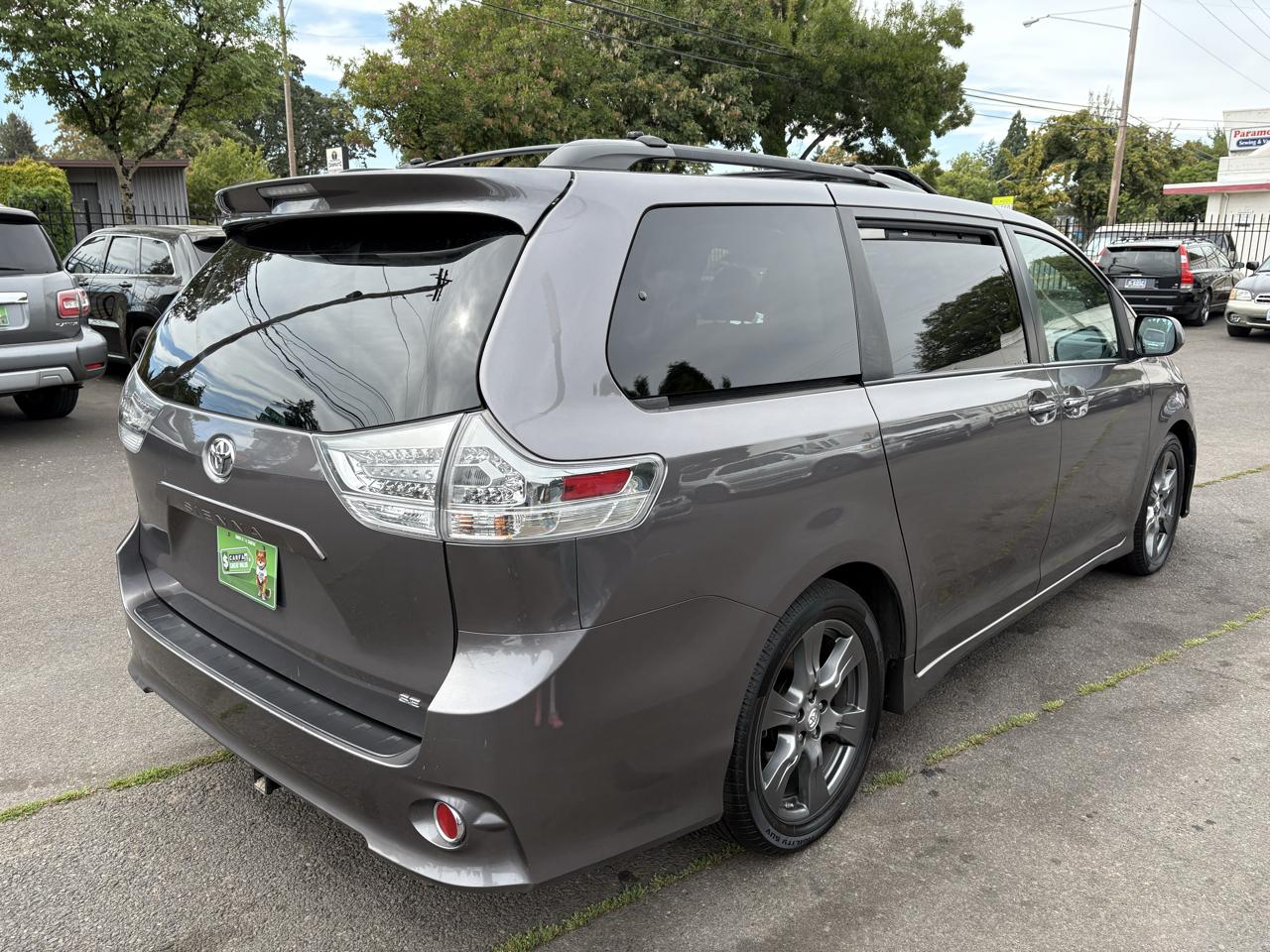 Toyota Sienna SE 8-Passenger 2017