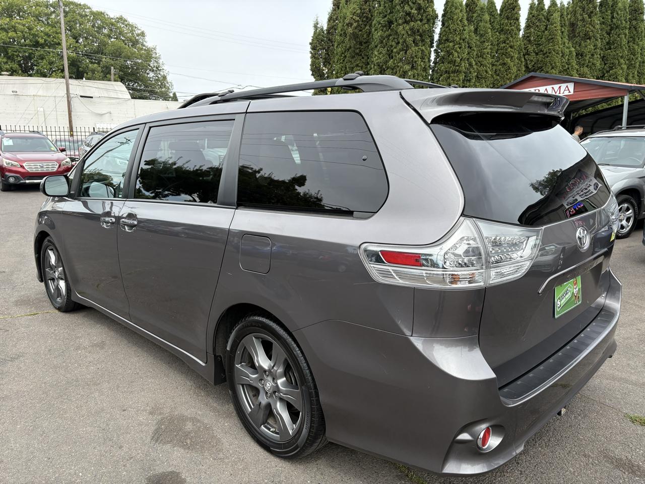 Toyota Sienna SE 8-Passenger 2017