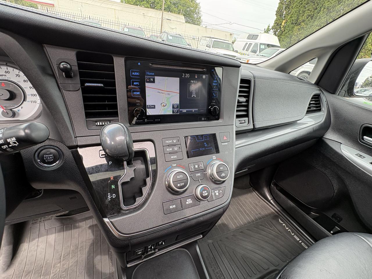 Toyota Sienna SE 8-Passenger 2017