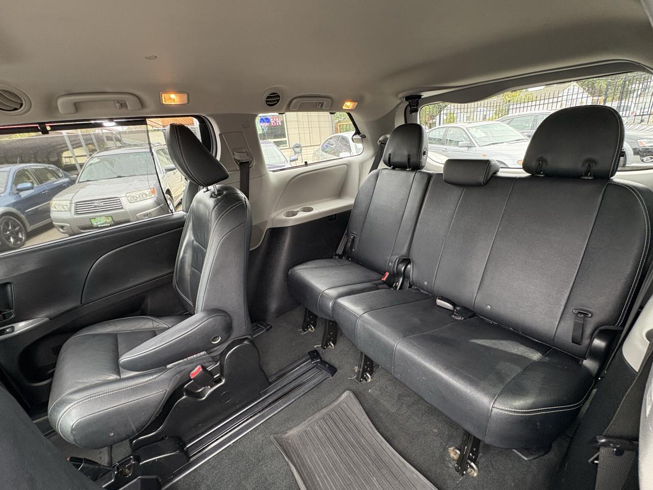 Toyota Sienna SE 8-Passenger 2017